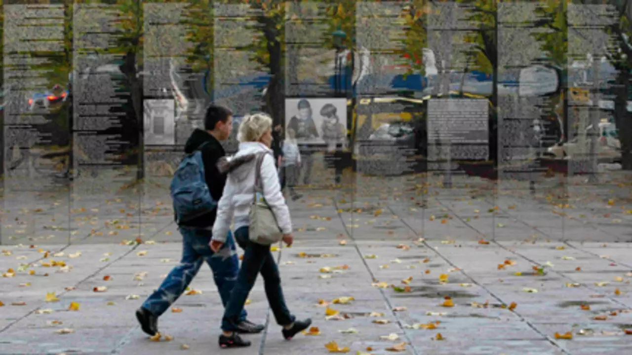 Il Y A 40 Ans Holocauste Une Famille Juive Persecutee Par Les Nazis Sur Les Ecrans Bonjour L Europe Il Y A 40 Ans Holocauste Une Famille Juive Persecutee Par Les Nazis Sur Les Ecrans Bonjour L Europe