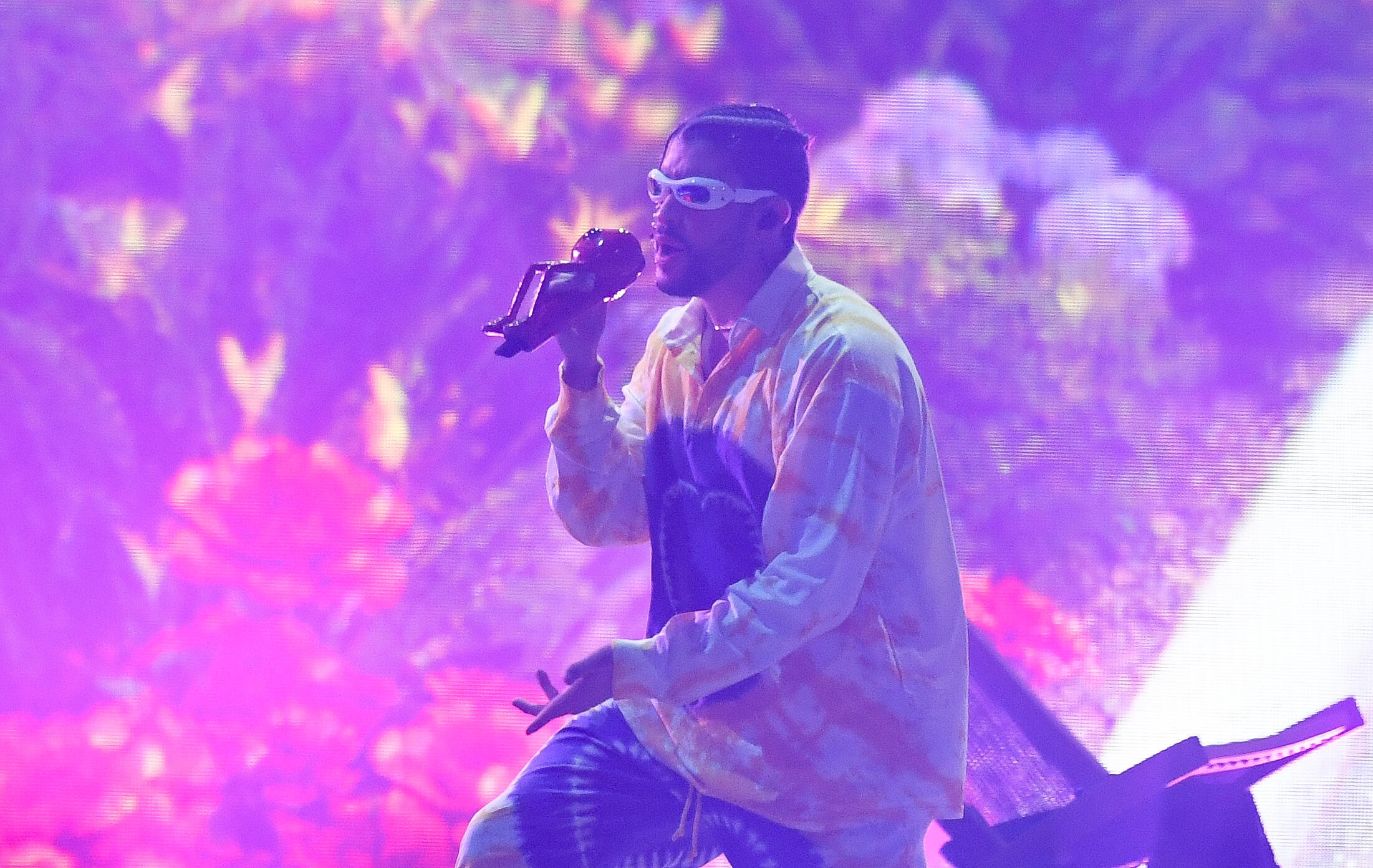 El puertorriqueño Bad Bunny marcó un hito al ser nominado al Grammy para el Mejor álbum del año con su exitoso disco en español "Un verano sin ti"
