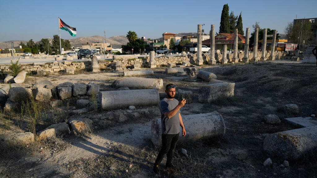 ویرانه های به جا مانده از امپراتوری روم در شهر سبسطیه در کرانه باختری /  20 نوامبر 2025