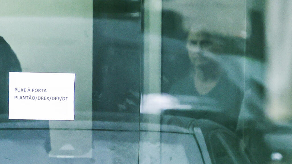 Brésil: l'ex-président Jair Bolsonaro commence à purger ses 27 ans de prison ferme pour tentative de putsch