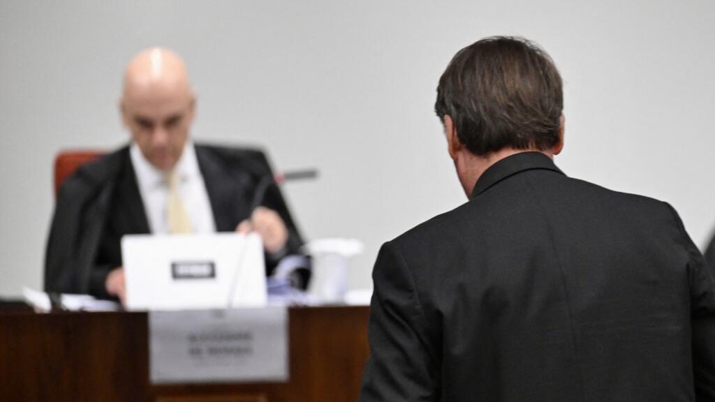 O ex-presidente Jair Bolsonaro, durante depoimento ao juiz Alexandre de Moraes no Supremo Tribunal Federal.