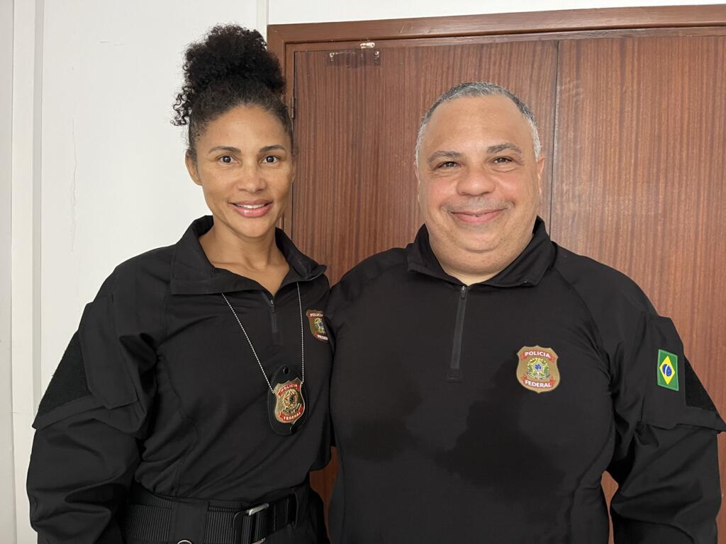 Os policiais federais Selma Martins e Flavio Lima integram o grupo de 20 agentes da PF que vão atuar na segurança dos Jogos Olímpicos de Paris.