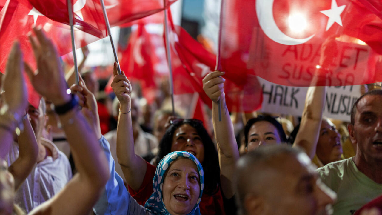 En Turquie, le parti d'opposition CHP combat pour sa survie politique