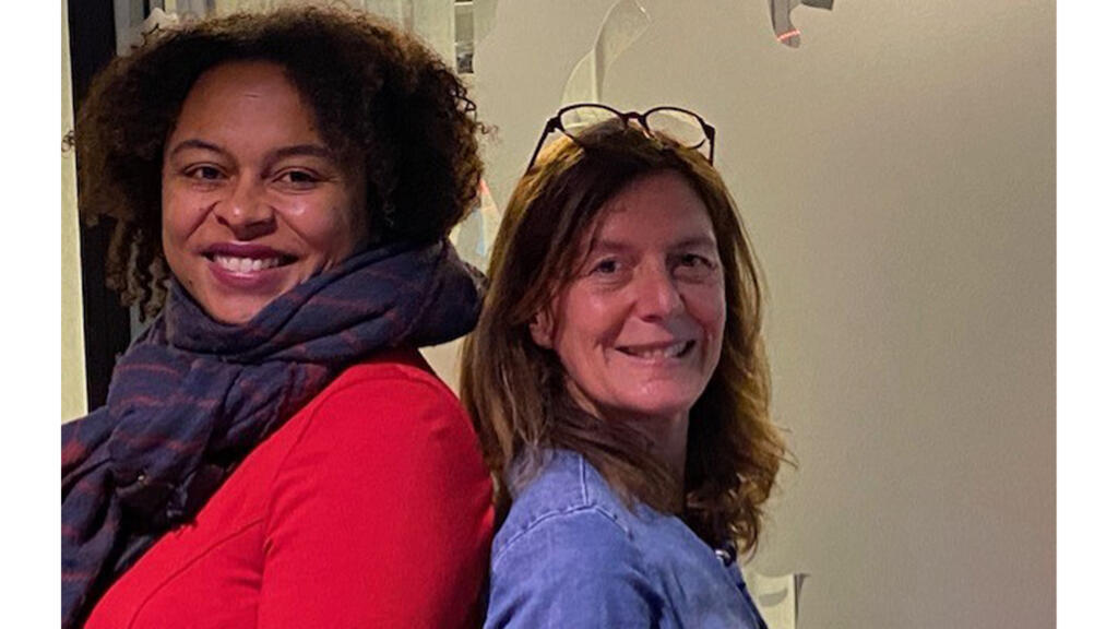 Audrey Célestine et Valérie Nivelon dans les studios de RFI.