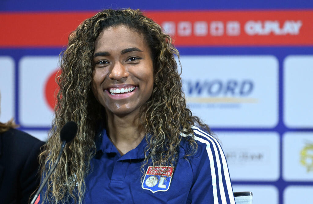 Catarina Macário, meio-campista da equipe feminina do Lyon.