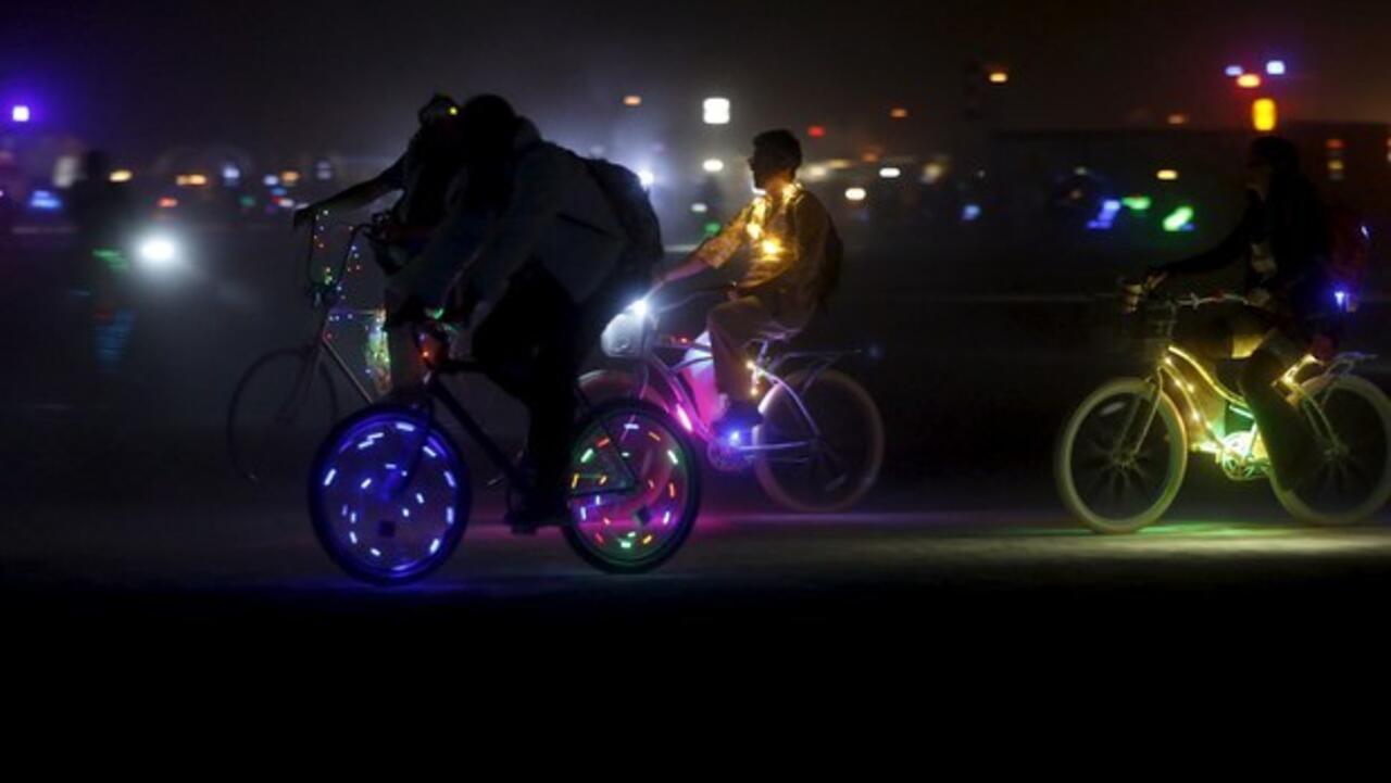 要聞分析 - 不是白紙勝似白紙：鄭州大學生夜騎自行車被禁止