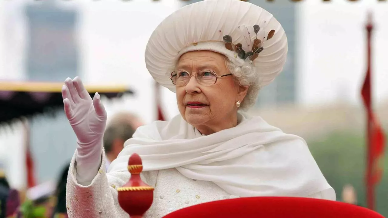 Elizabeth Ii Ainda Simboliza A Estabilidade Na Inglaterra Diz Escritor Fato Em Foco