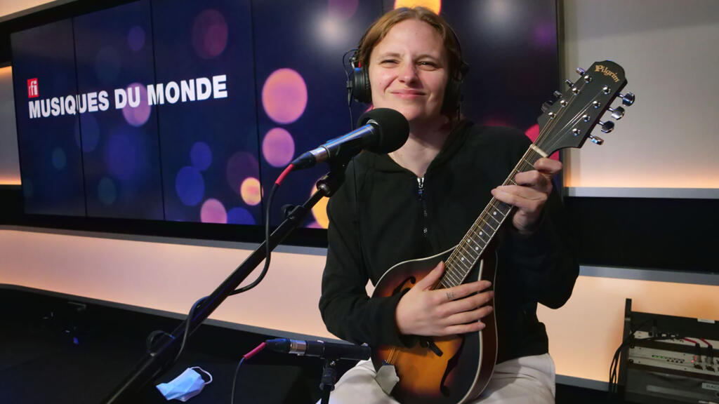 Anna Majidson à RFI.