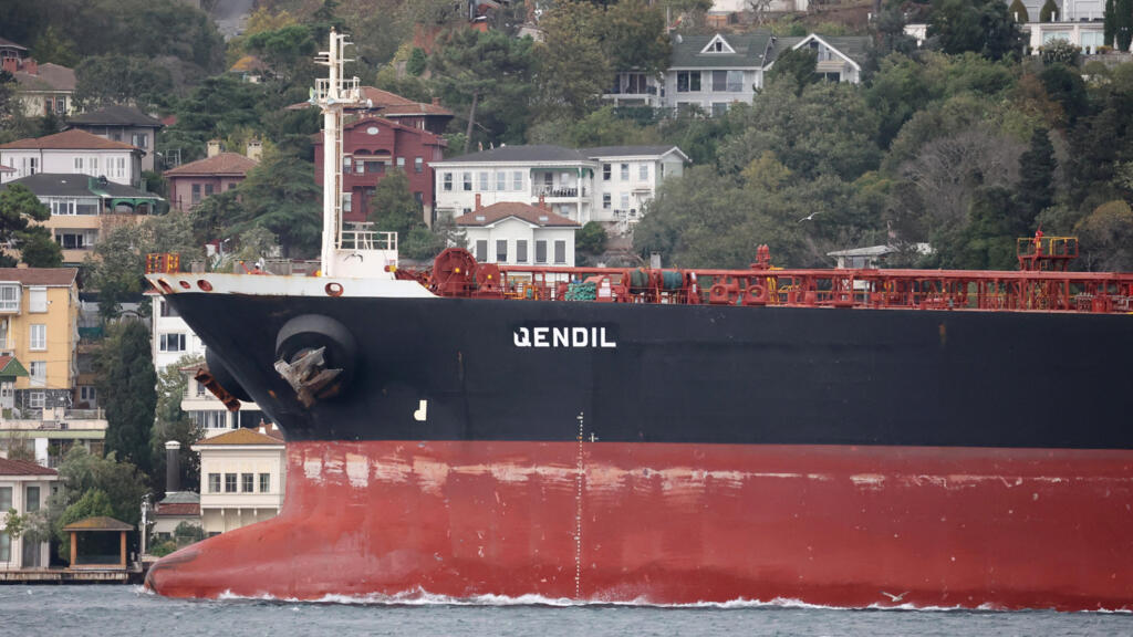 L'Ukraine affirme avoir frappé un pétrolier de la «flotte fantôme» russe en Méditerranée avec des drones