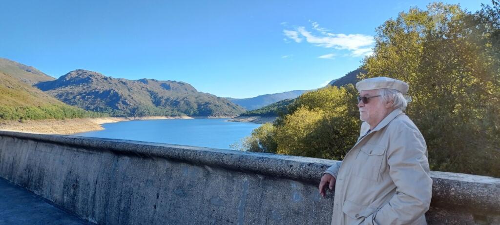 O professor Manuel de Azevedo Antunes é presidente da AFURNA, Associação dos Antigos Habitantes de Vilarinho da Furna.