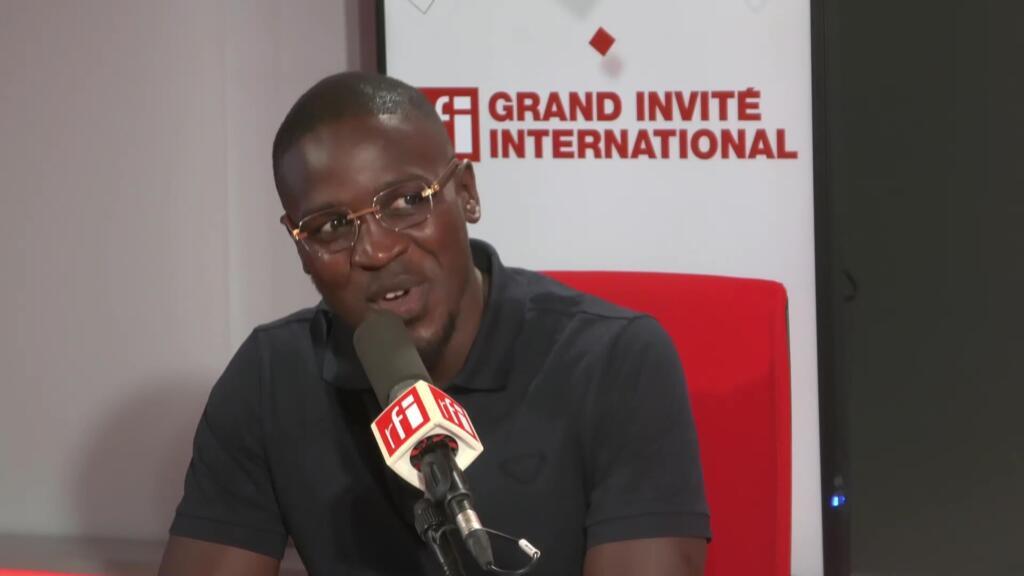 Le boxeur français Souleymane Diop Cissokho dans les studios des RFI répond aux questions de Nathalie Amar.