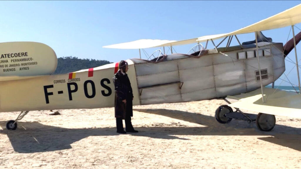 Réplica de avião Breguet 14 – o modelo usado por Saint Exupéry – foi feita especialmente para as filmagens.