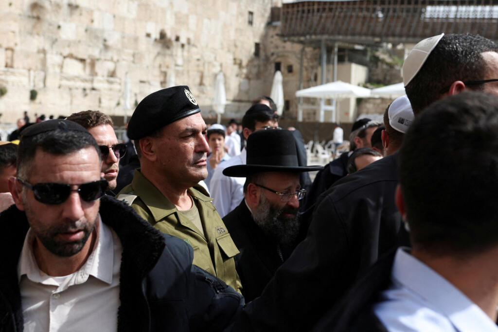 Le lieutenant-général Eyal Zamir, chef des armées israéliennes, en mars 2025 dans la Vieille ville de Jérusalem.