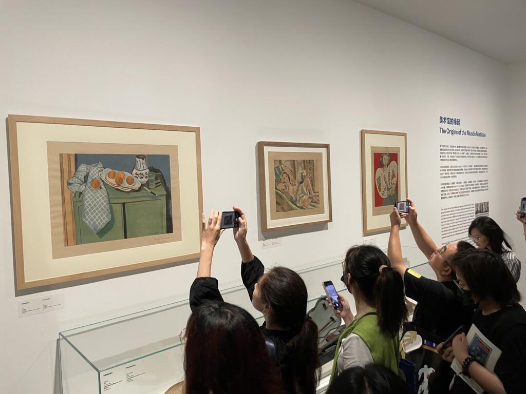 L’exposition a été plusieurs fois reportée en raison de la politique zéro Covid en Chine et de la guerre en Ukraine.