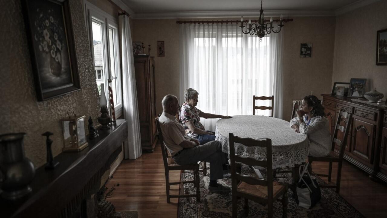 Isolement des seniors en France: l'alerte des Petits Frères des pauvres face à la «mort sociale»