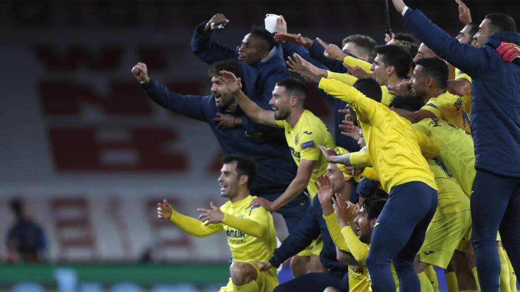 L'équipe de Villarreal célèbre sa victoire en Ligue Europa, face à Arsenal, à Londres, le 6 mai 2021.