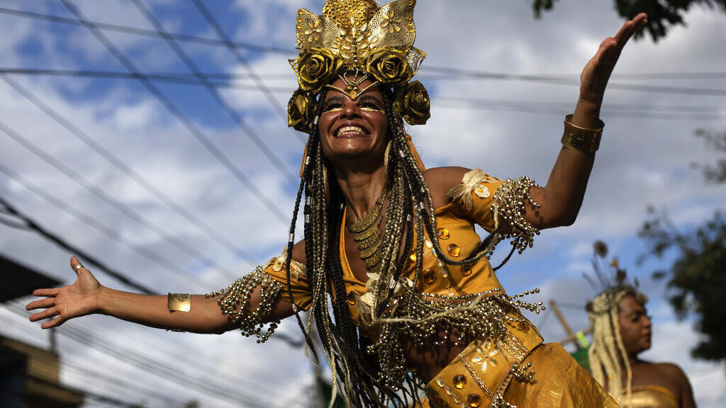 Carnaval traditionnel Feira das Yabas dans la banlieue de Rio de Janeiro, au Brésil, le 17 avril 2022.