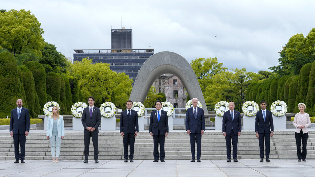 Les dirigeants du G7 au Parc du mémorial de la paix d'Hiroshima, le 19 mai 2023.