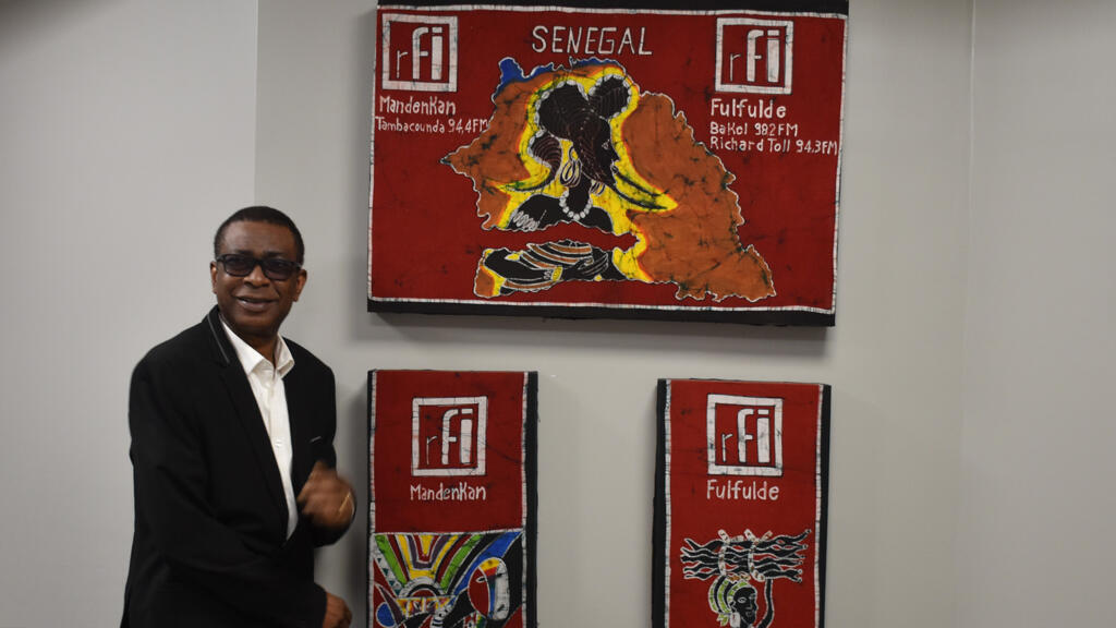 Youssou N’Dour dans les studios de RFI à Dakar.