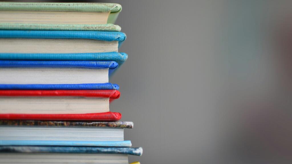 Les éditeurs de livres scolaires nationaux gagnent des parts de marché.