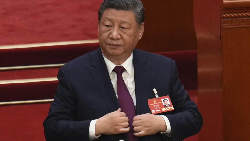 图为中国国家主席习近平出席2025年3月11日星期二在北京人民大会堂举行的全国人民代表大会闭幕式。