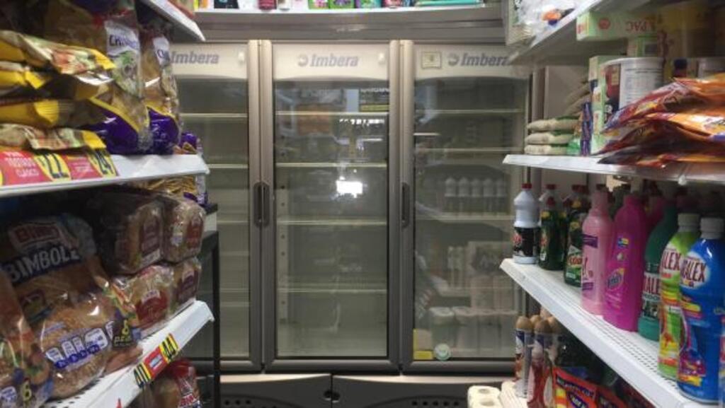 Des frigos à bière vides dans la capitale du Mexique, Mexico.