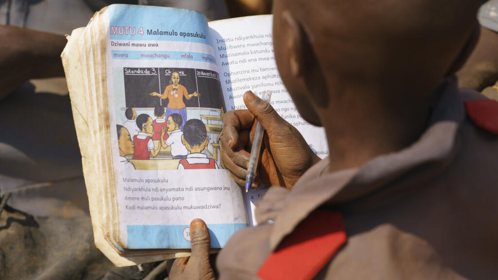 Malawi: le président Peter Mutharika annonce la suppression des frais de scolarité