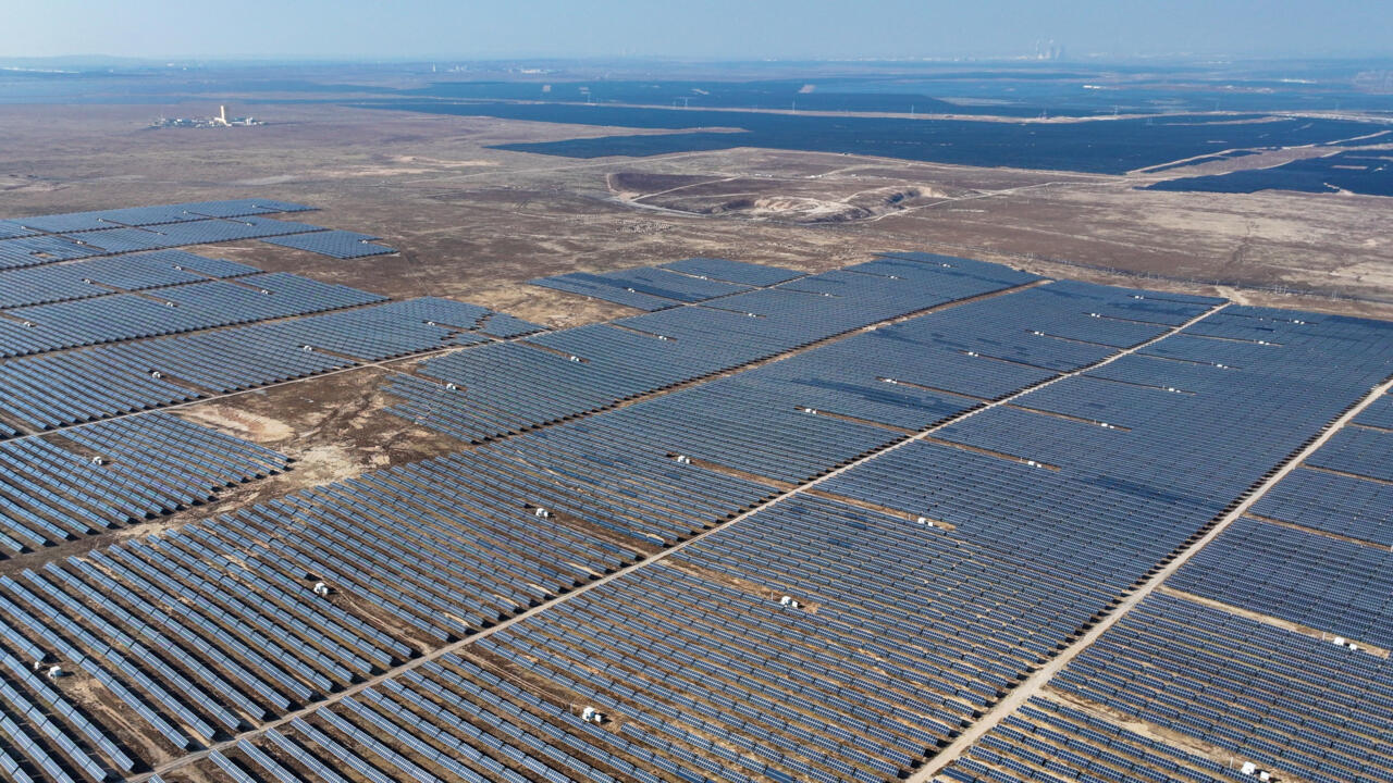 rfi.fr - China's power paradox: clean energy surge conflicts with coal safety net