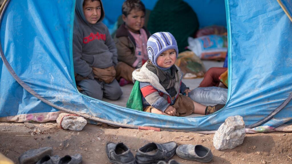 تصویری از کودکان یک خانواده آواره در افغانستان