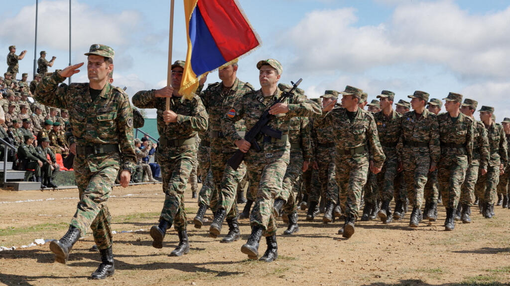 Exercices militaires conjoints «Vostok-2022» en Russie: des troupes arméniennes à la manoeuvre.