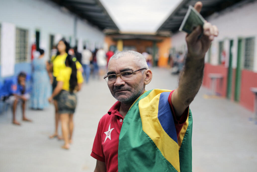 O resultado das urnas nesse domingo mostra que a presença da extrema direita, que evoca o conservadorismo, a religião e o armamento, veio para ficar e que qualquer que seja o vencedor dia 30, o bolsonarismo já saiu vitorioso.