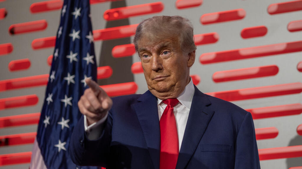 Trump é acusado de utilizar métodos fraudulentos para supervalorizar, por exemplo, um triplex na Trump Tower e o clube de Mar-a-Lago, na Flórida.