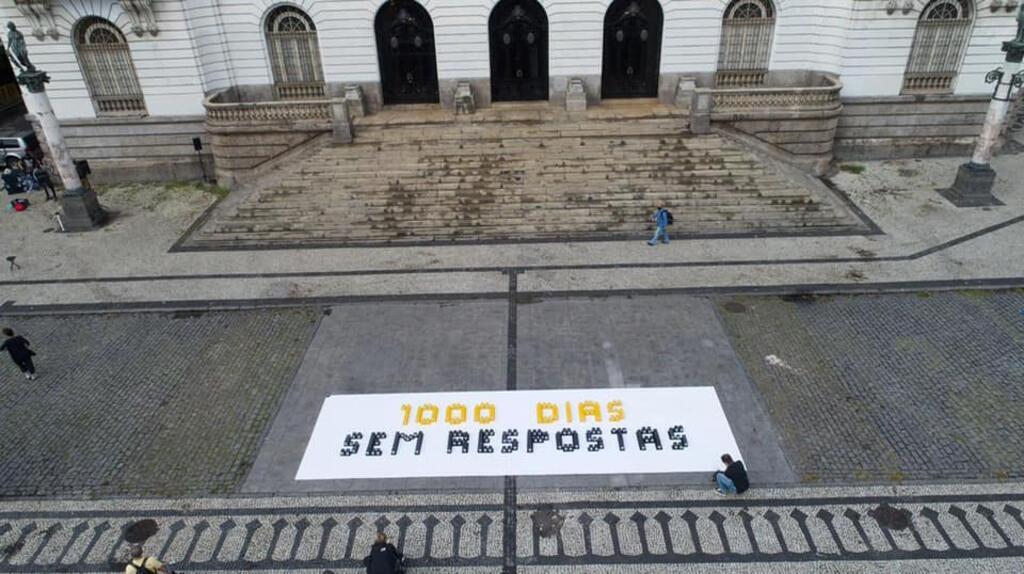 A Anistia Internacional fez um ato em frente à Câmara Municipal do Rio de Janeiro para cobrar transparência e justiça. O assassinato de Marielle Franco e Anderson Gomes aconteceu há mil dias, em 14 de março de 2018, e ainda não teve solução.