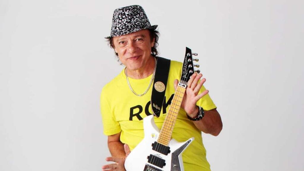Armandinho Macêdo, instrumentista, cantor e compositor brasileiro.