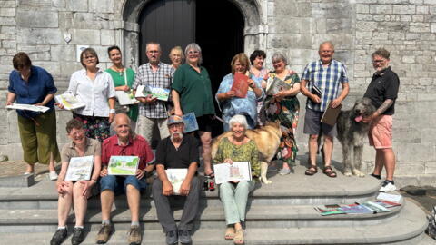 Face à une société toujours plus rapide, ces dessinateurs urbains ont décidé de ralentir et de s’offrir un moment de plénitude en groupe pour croquer, sur le vif, des bâtiments et des scènes de vie dans une ville.
