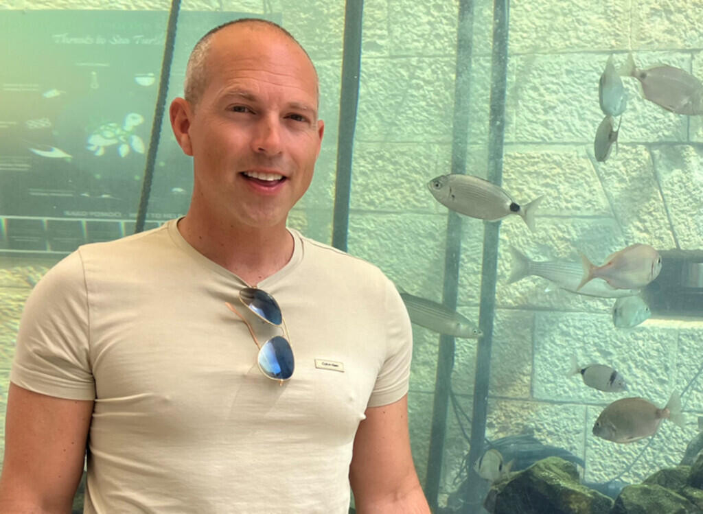 Le biologiste marin Neven Iveša constate la perte de biodiversité en raison du tourisme de masse