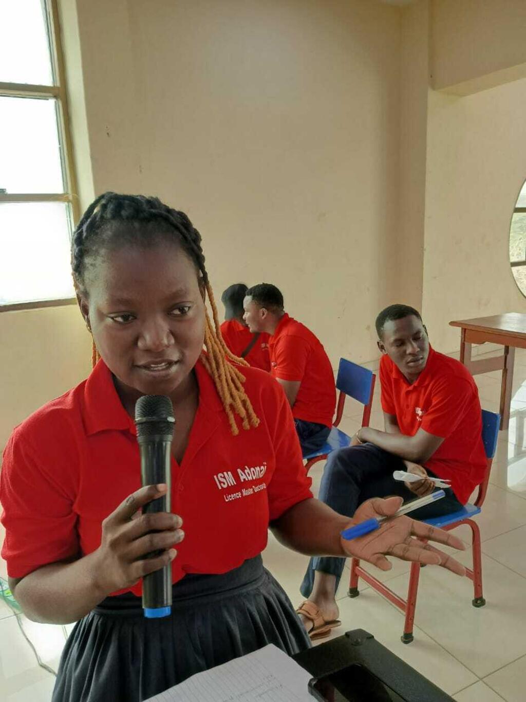 Des participants aux ateliers d'art oratoire.