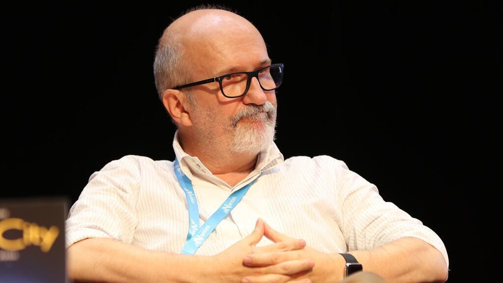 Jean-Pierre Pécaux autre de la bande dessinée «La malédiction du pétrole».