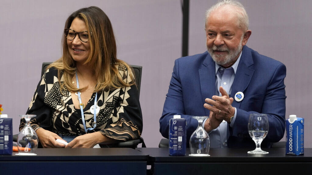 Rosângela da Silva, a futura primeira-dama, ao lado de Lula na Cop 27, no Egito.
