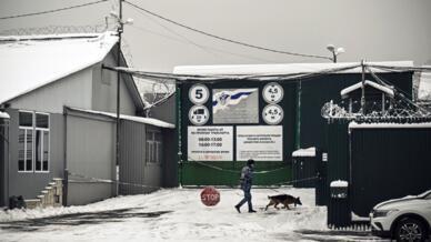 La entrada de la colonia penitenciaria para mujeres donde fue encarcelada Brittney Griner en Iavas, Mordovia (Rusia), el 19 de noviembre de 2022