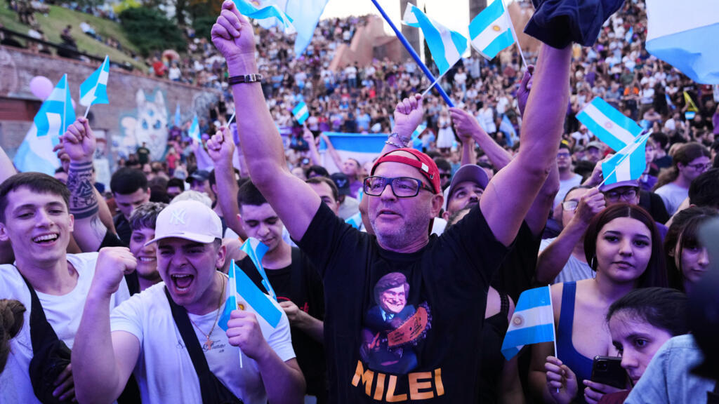 Argentine: les élections législatives de mi-mandat confirment un rejet de l'opposition péroniste