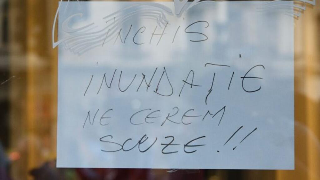 Închis. Inundație.