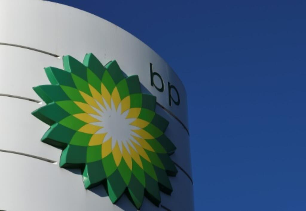 Petroleira britânica BP vai voltar se concentrar no petróleo e no gás, com aumento de 20% dos investimentos para a produção de ambos e recuo nas renováveis.