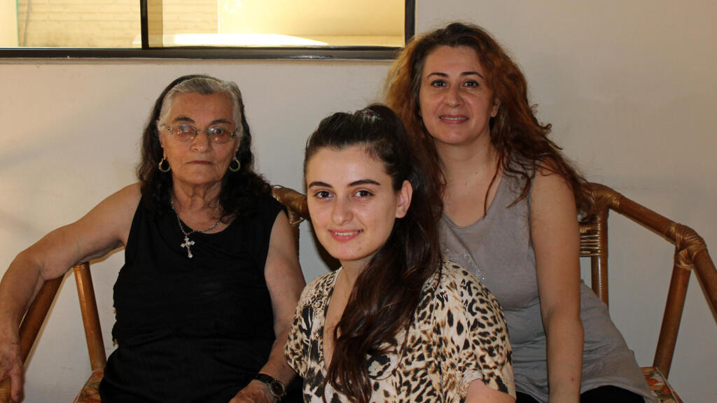 Nafia, Sohila et Nahed Ibrahim, trois générations de femmes syriennes en exil au Paraguay.