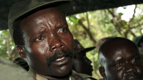 Joseph Kony. Mwendesha mashtaka wa Mahakama ya Kimataifa ya Uhalifu (ICC) amesema Alhamisi amewataka majaji kuthibitisha mashtaka dhidi ya mwanzilishi wa kundi katili la waasi wa Uganda la LRA.