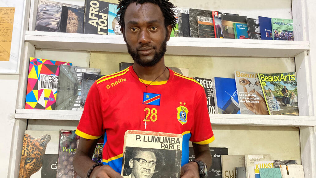 Magloire Mpaka, photographe collectionneur de la mémoire de Kinshasa.