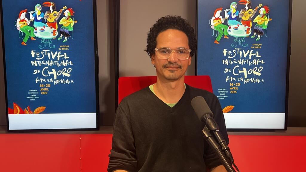 O músico e compositor Cristiano Nascimento nos estúdios da RFI.