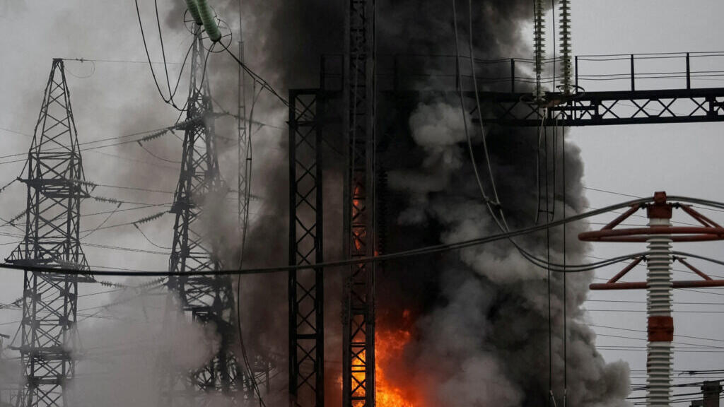 Rețea de transport de înaltă tensiune lovită de un atac rusesc, Harkov, Ucraina, 22 martie 2024.