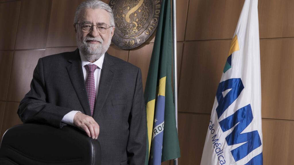 César Eduardo Fernandes, presidente da Associação Médica Brasileira (AMB).
