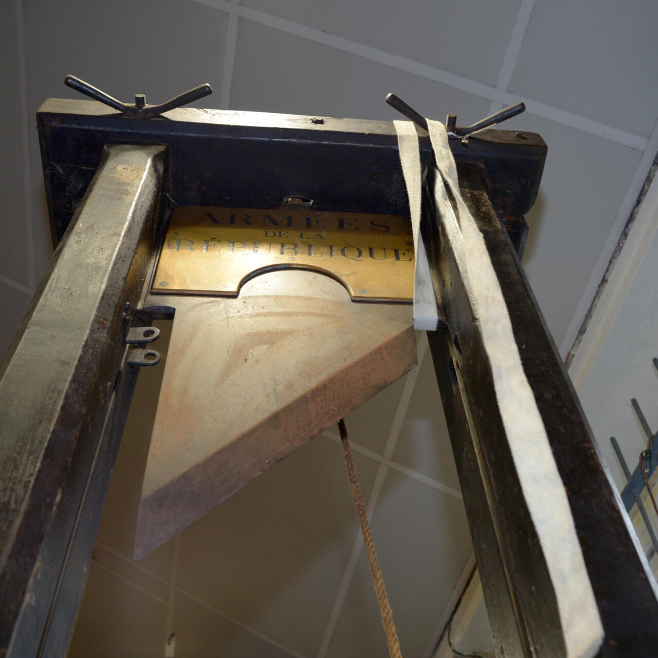 洋楽 GUILLOTINE-Under the guillotine 1997 NTAtNzAzMi5qcGVn.jpeg